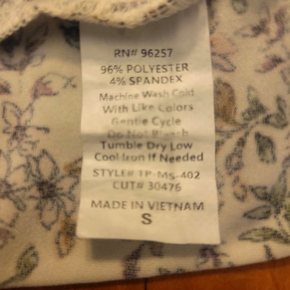 PerSeption Concepts Floral Sleeveless Ruffle Detail Blouse - Size S - Picture 7 of 10